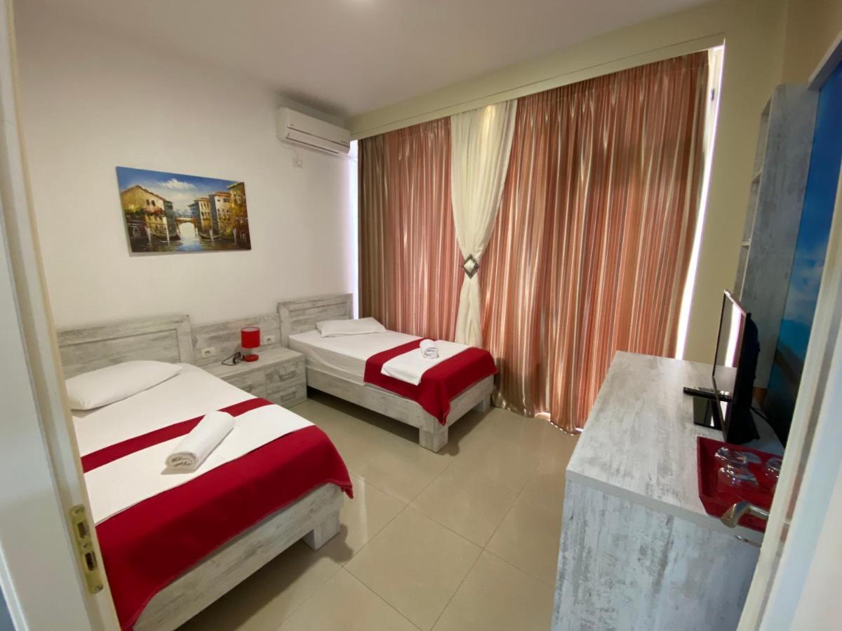 Apartamente Berti'S Garden Sarandë Exterior foto